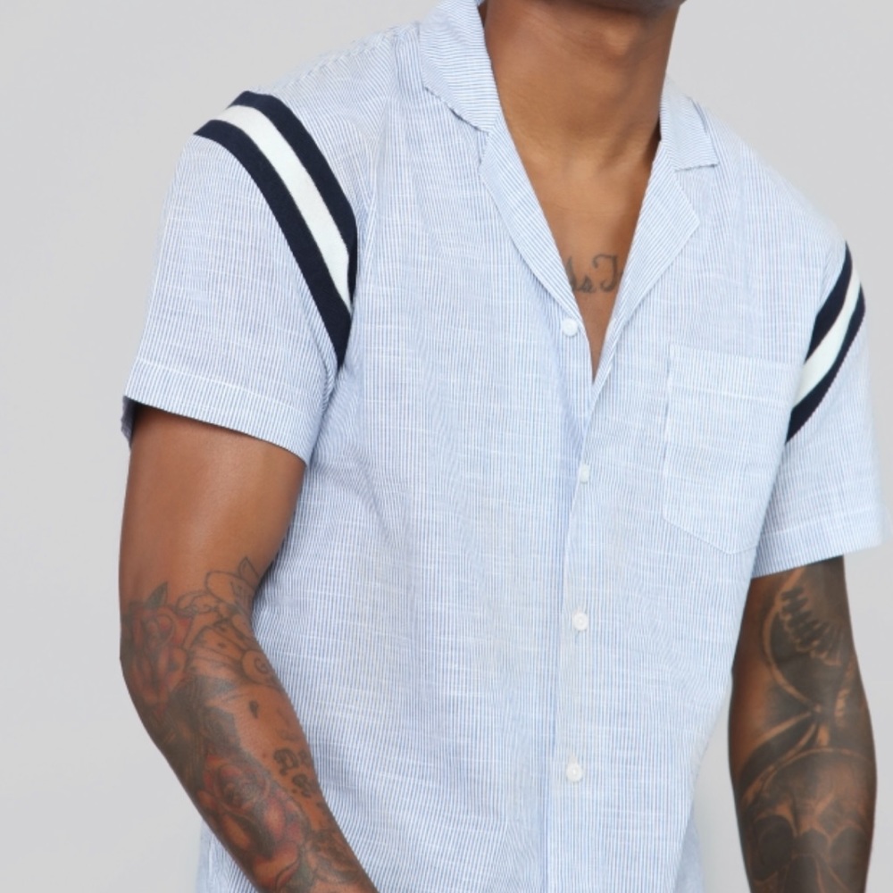 Short sleeve button down